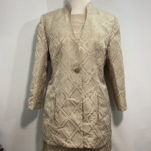 Terramina Cream Patterned Women's Blazer/Skirt Size 16